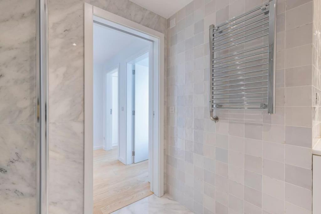 Campolide Lovely 2 Bedroom By Innkeeper Lisbona Esterno foto